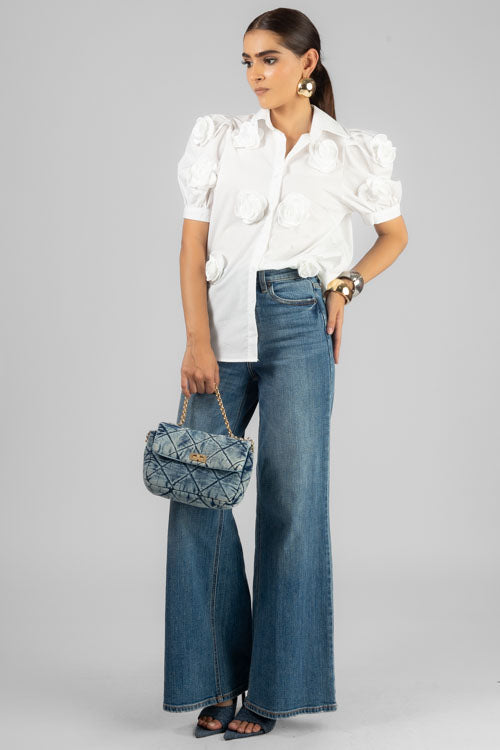 BLUSA FLORES RESALTADA