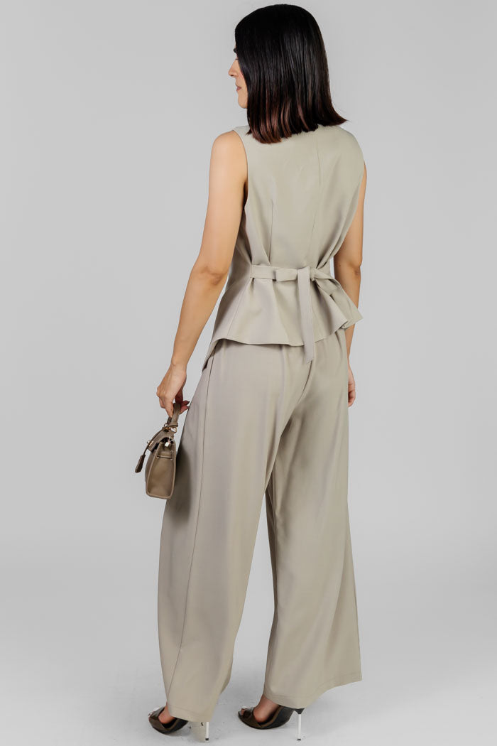 CONJUNTO ELEGANTE CON FLORES