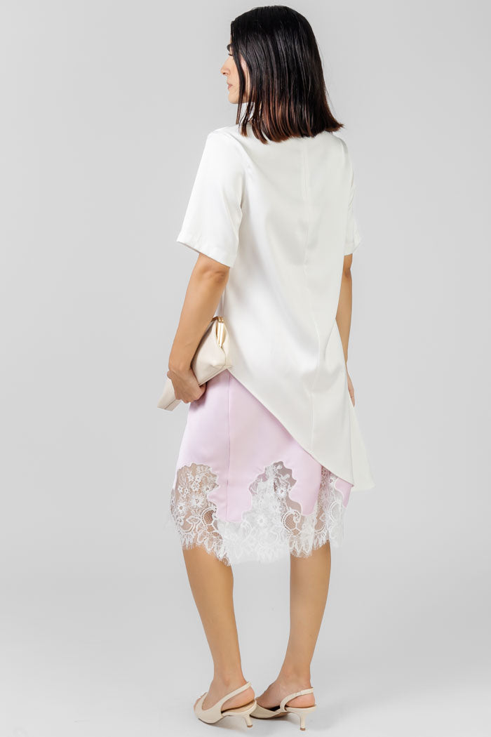 BLUSA SATINADA ASIMÉTRICA