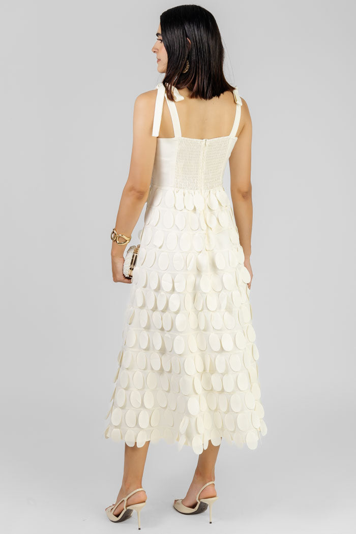 VESTIDO MIDI CON APLIQUES