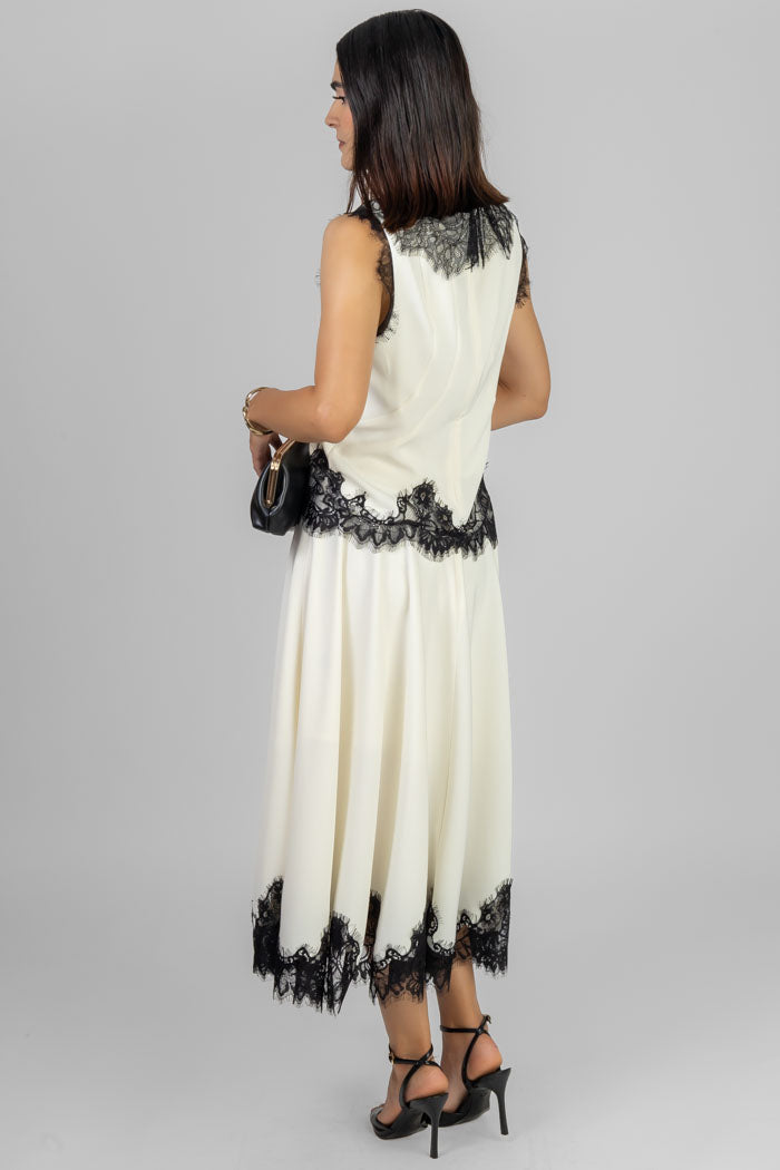 CONJUNTO BLANCO ENCAJE NEGRO