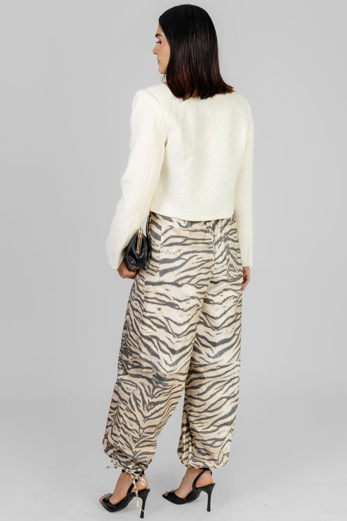 CHAQUETA CORTA CREMA