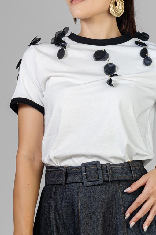 PLAYERA PETALOS NEGRO