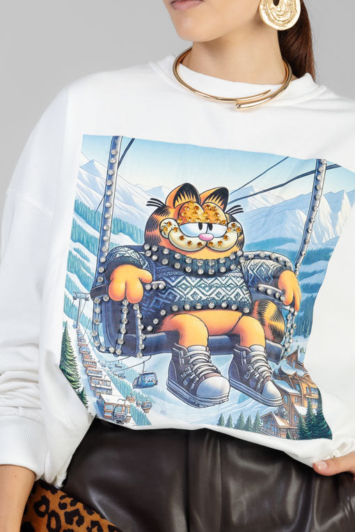SUDADAERA GATITO EN NIEVE