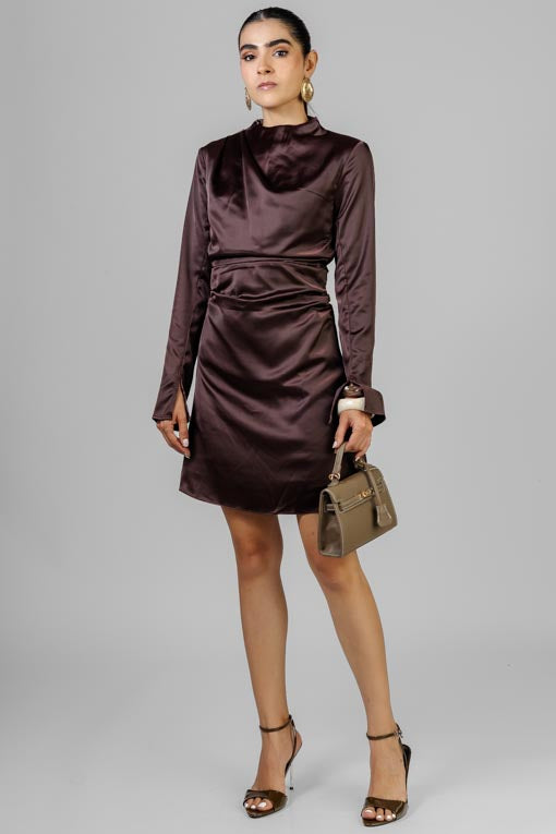 VESTIDO CORTO SATINADO GLAM