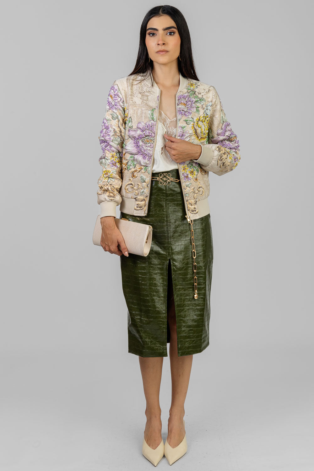 CHAQUETA BOMBER BORDADO LILA