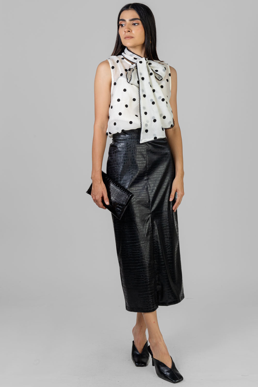 BLUSA CUELLO DE MOÑO