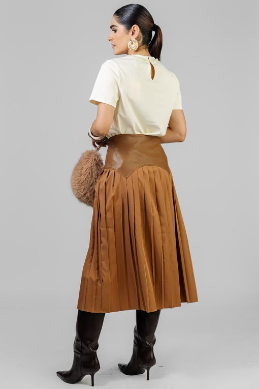 FALDA PETO VINIPIEL