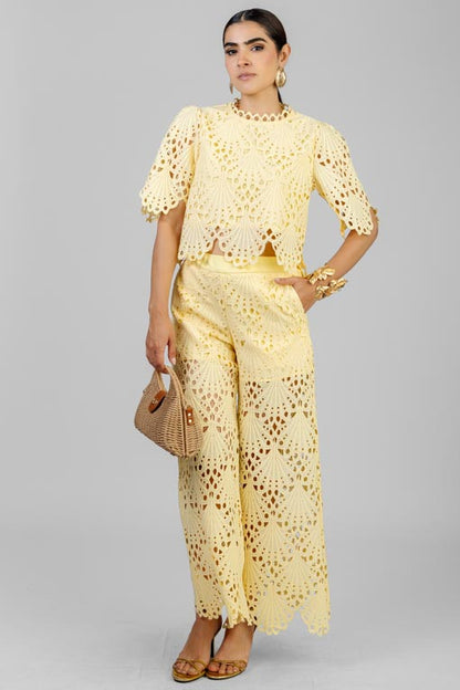 CONJUNTO TOP Y PANTALON CALADO