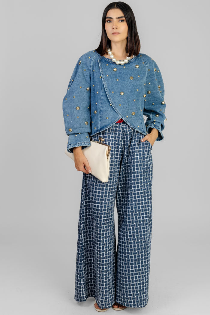 CHAMARRA DENIM CON TACHUELAS