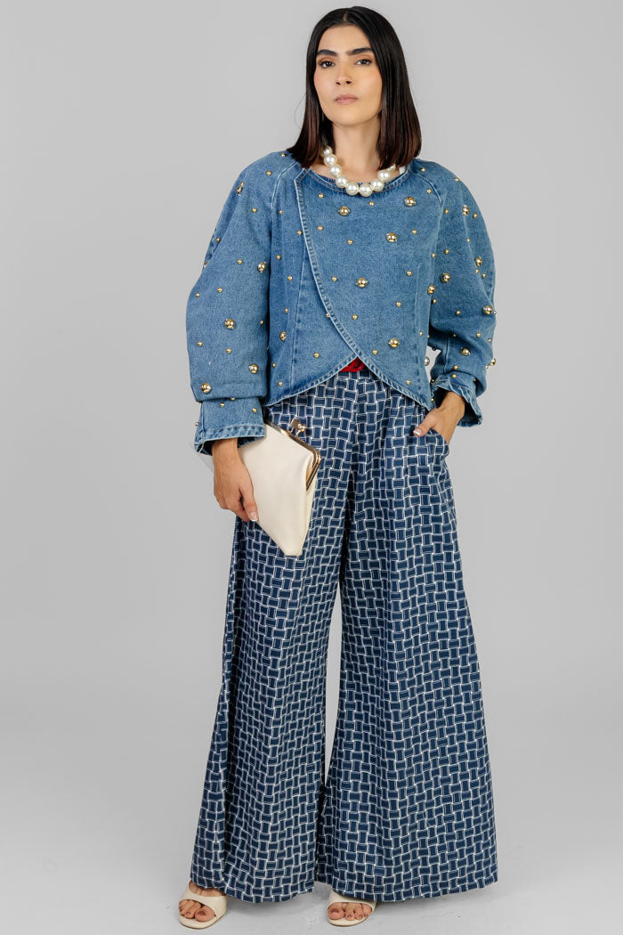 CHAMARRA DENIM CON TACHUELAS