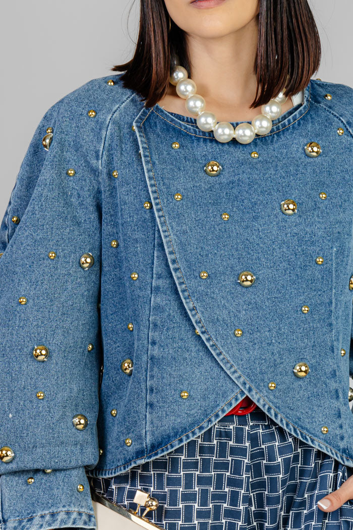 CHAMARRA DENIM CON TACHUELAS