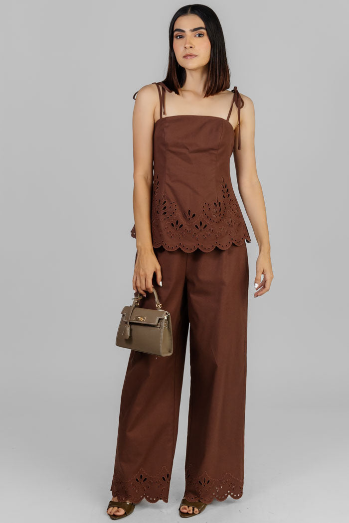 CONJUNTO MARRÓN CALADO