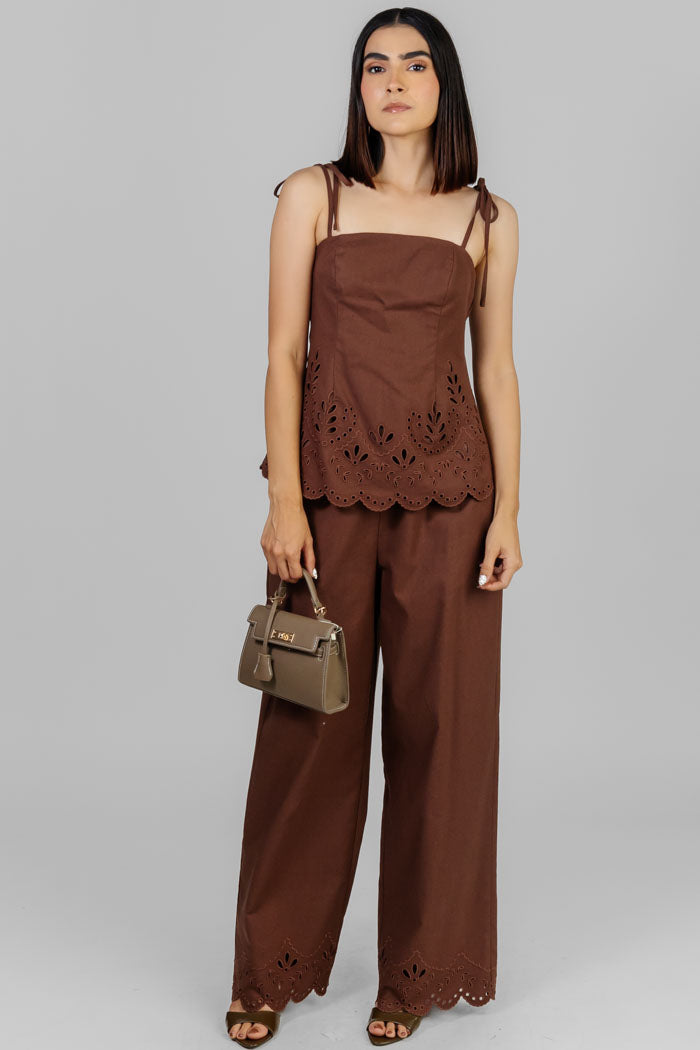 CONJUNTO MARRÓN CALADO