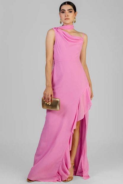VESTIDO CON VOLANTE Y ABERTURA