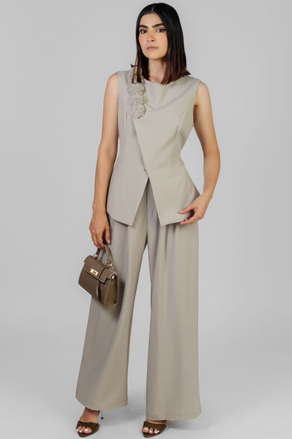 CONJUNTO ELEGANTE CON FLORES