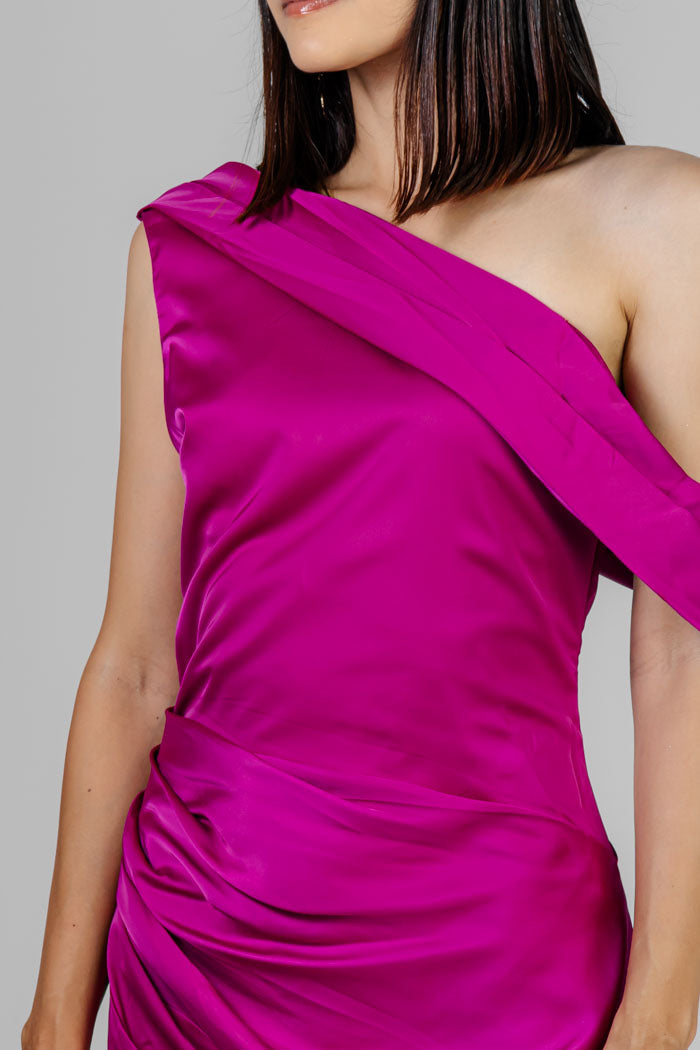 VESTIDO FUCSIA ASIMÉTRICO ELEGANTE