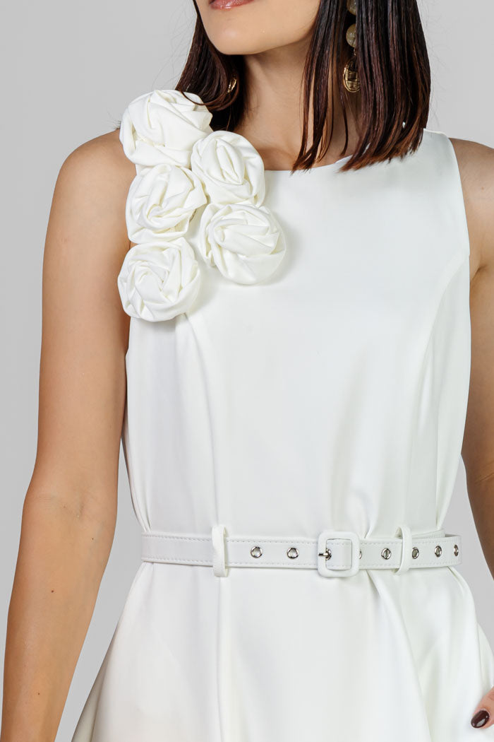 VESTIDO BLANCO CON FLORES