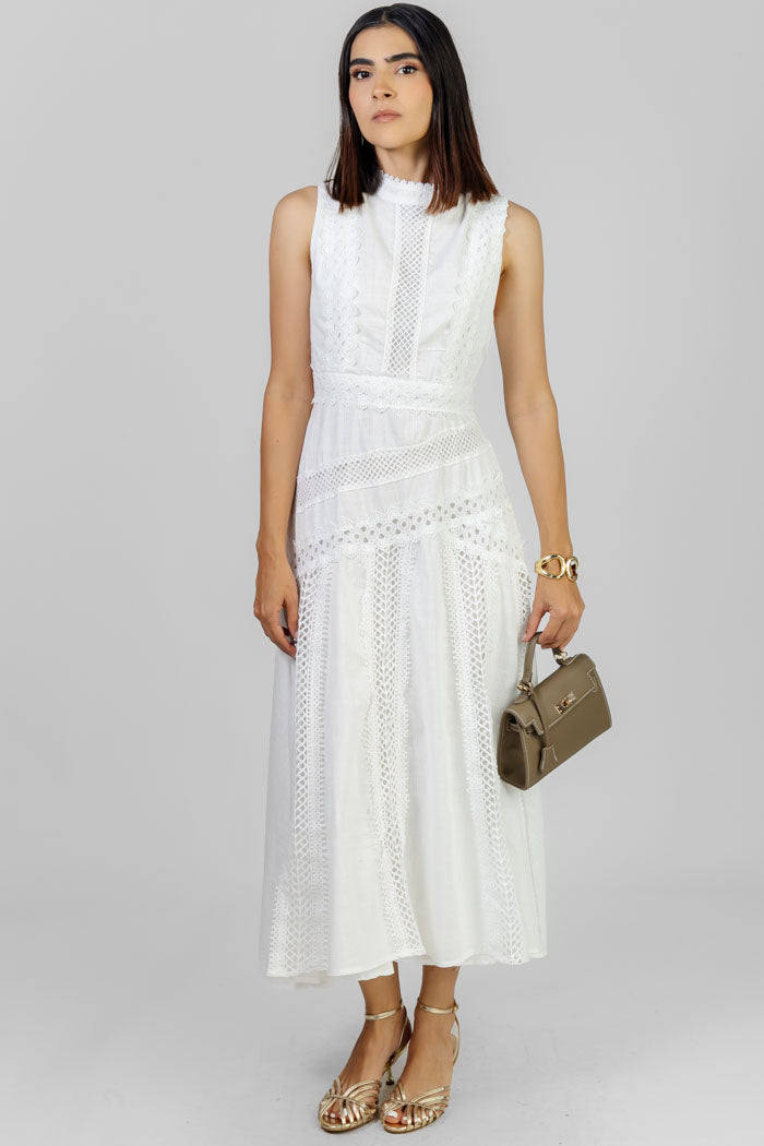VESTIDO BLANCO CON ENCAJES