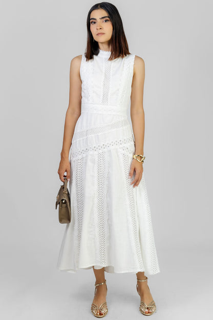 VESTIDO BLANCO CON ENCAJES
