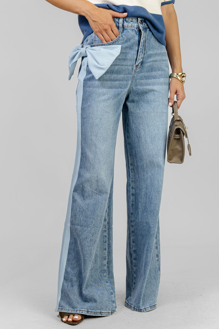 PANTALON DENIM CON LAZO