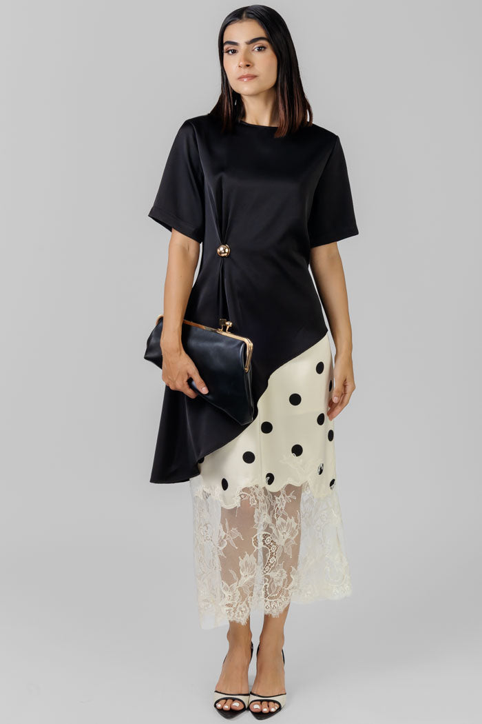 BLUSA SATINADA ASIMÉTRICA