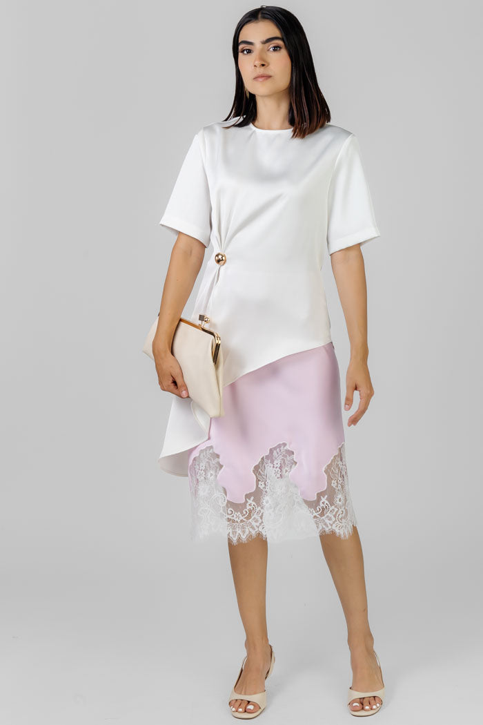 BLUSA SATINADA ASIMÉTRICA