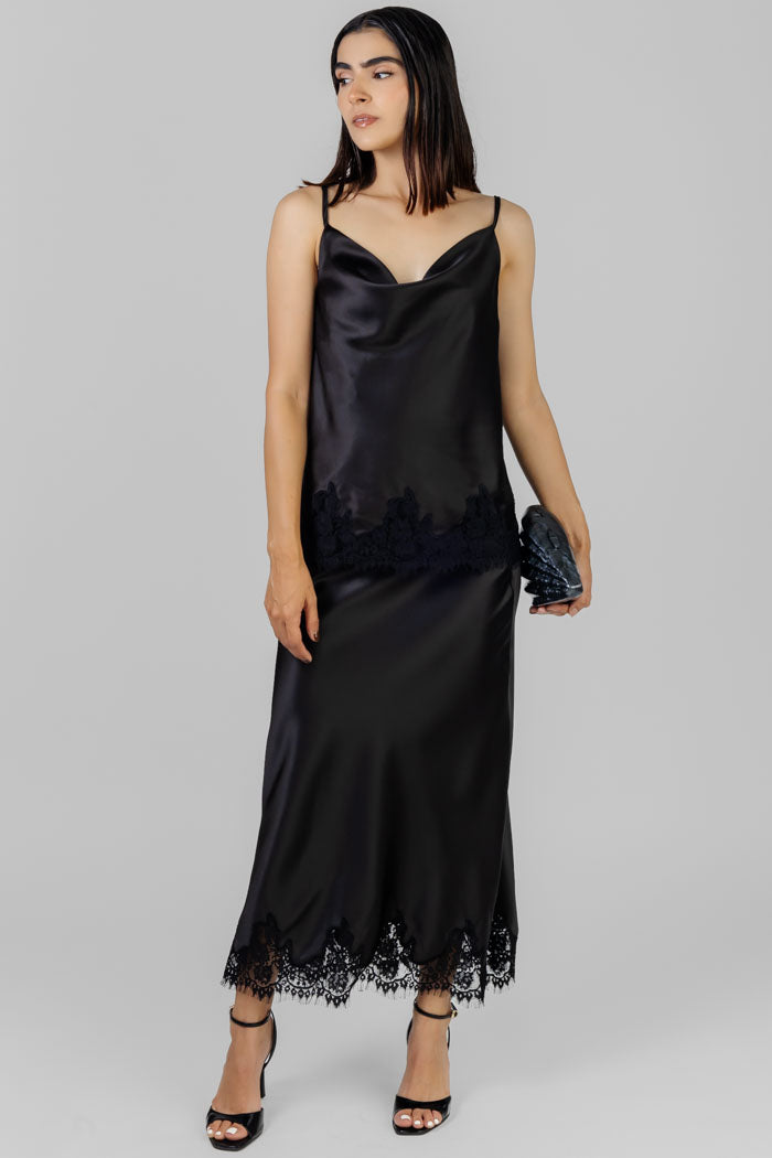 CONJUNTO SATINADO NEGRO CON ENCAJE
