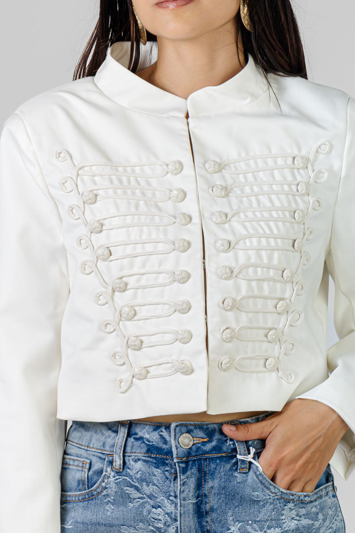 CHAQUETA BLANCA ESTILO MILITAR