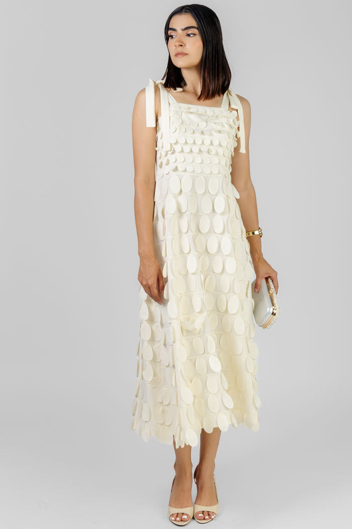 VESTIDO MIDI CON APLIQUES