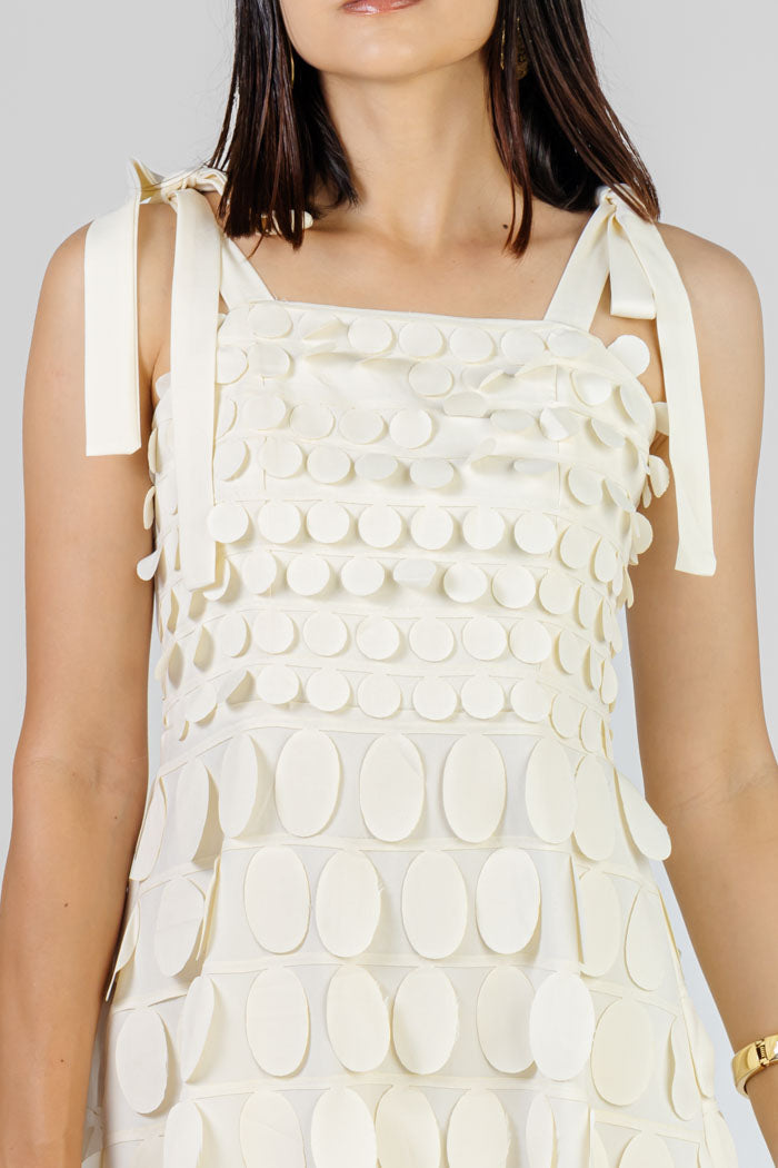 VESTIDO MIDI CON APLIQUES