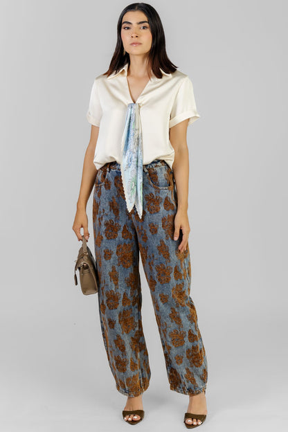 BLUSA SATINADA CON PAÑOLETA