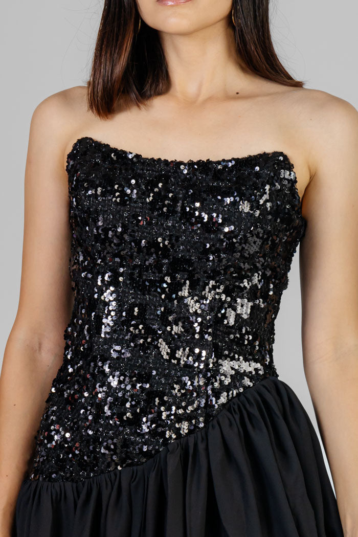 VESTIDO NEGRO CON LENTEJUELAS