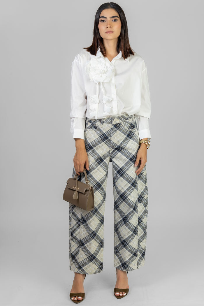 BLUSA BLANCA CON APLIQUE