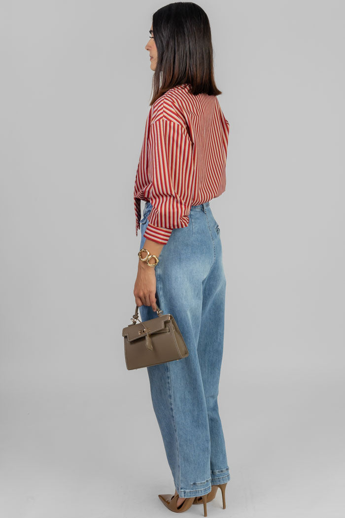 BLUSA RAYADA CON CORBATÍN