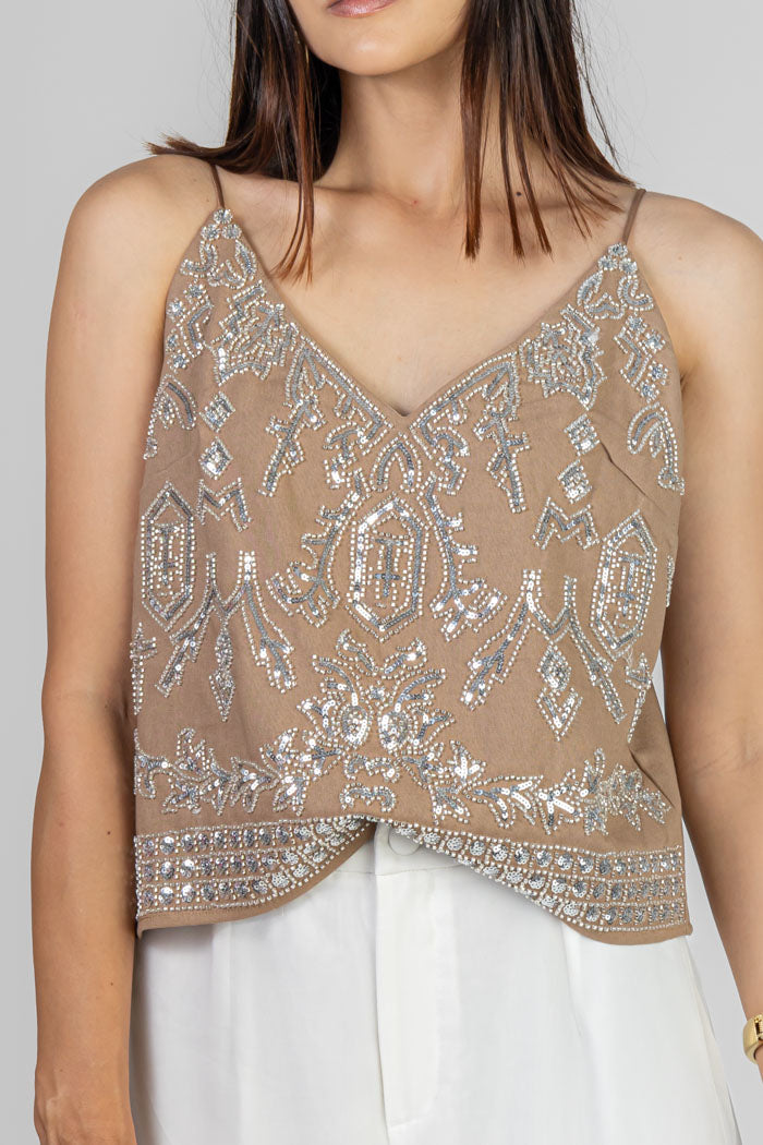 BLUSA BEIGE CON PEDRERÍA