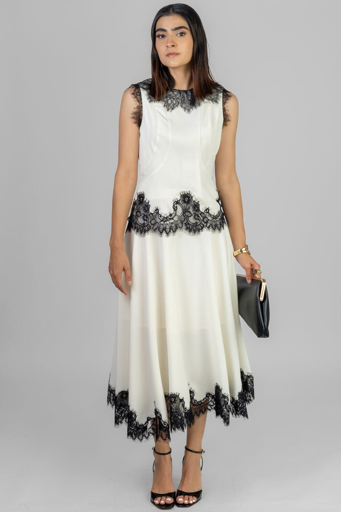 CONJUNTO BLANCO ENCAJE NEGRO
