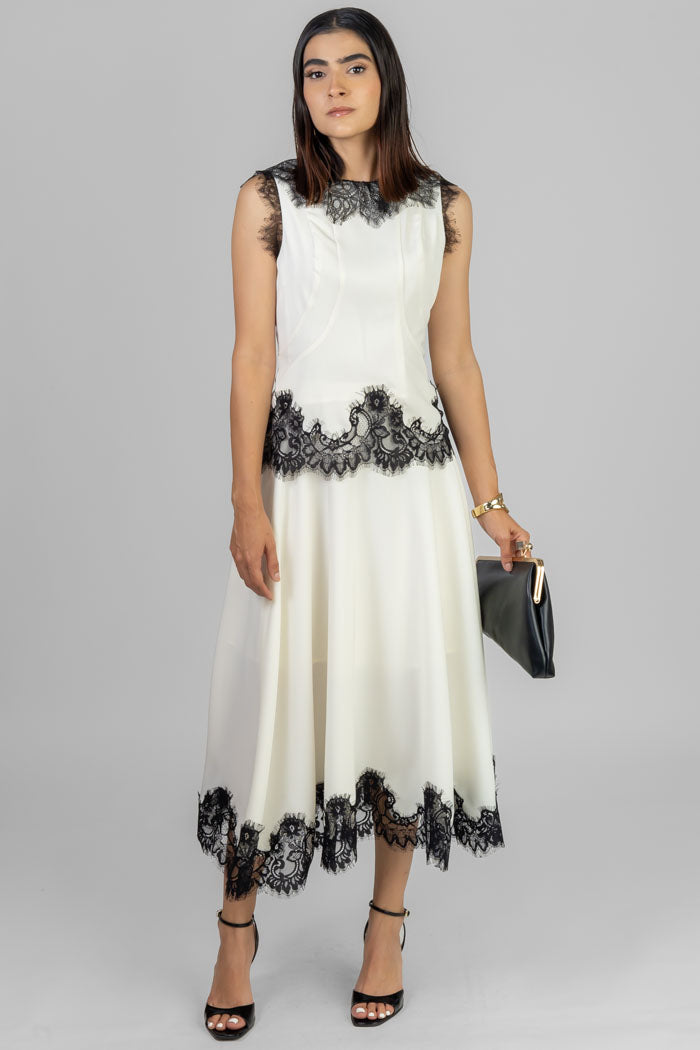 CONJUNTO BLANCO ENCAJE NEGRO