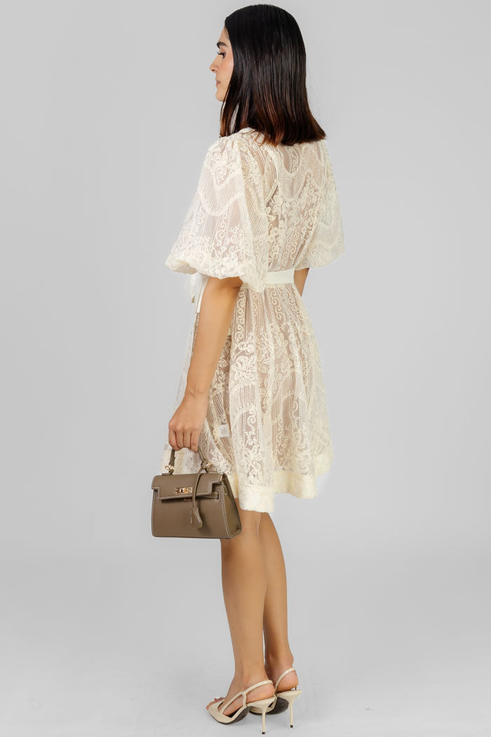 VESTIDO CORTO BORDADO