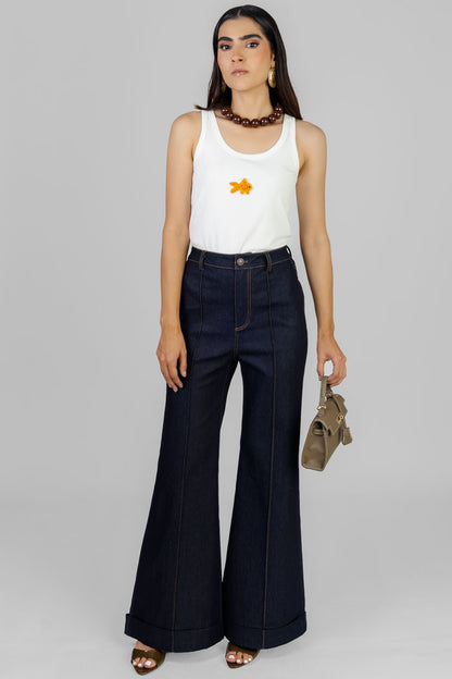 BLUSA BLANCA CON APLICACIÓN