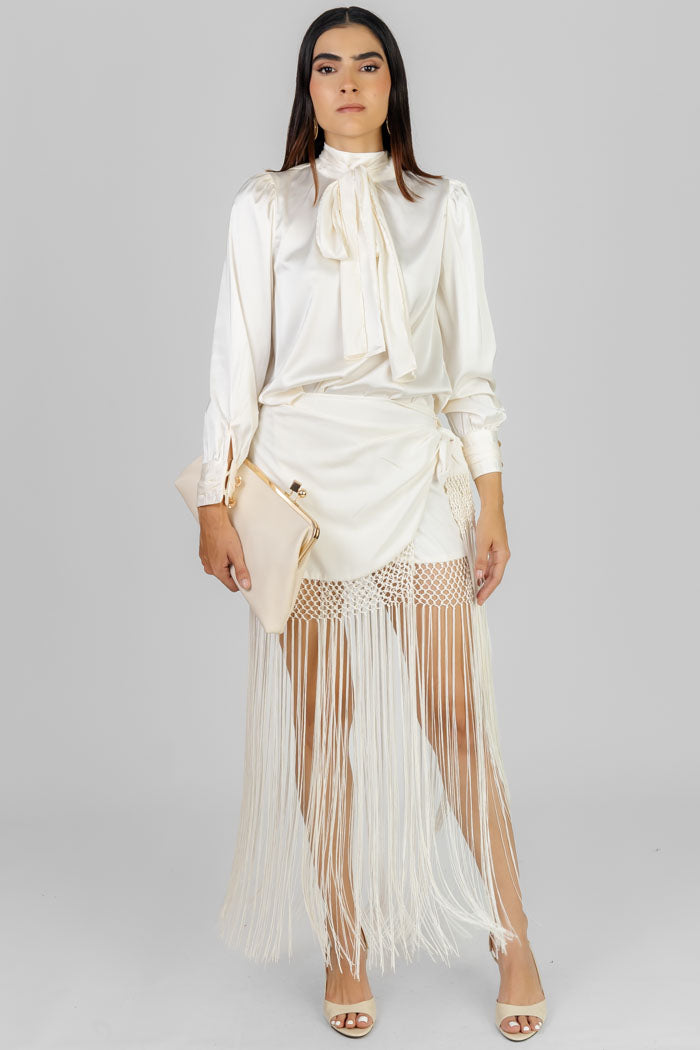 BLUSA SATINADA CUELLO LAZO