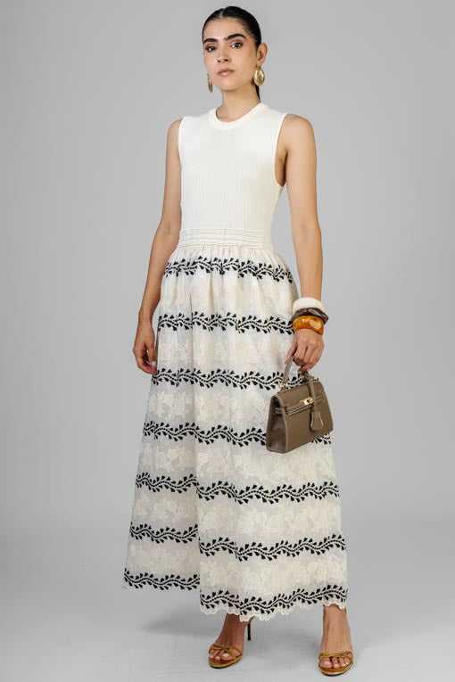 VESTIDO FALDON ORGANZA BORDADA