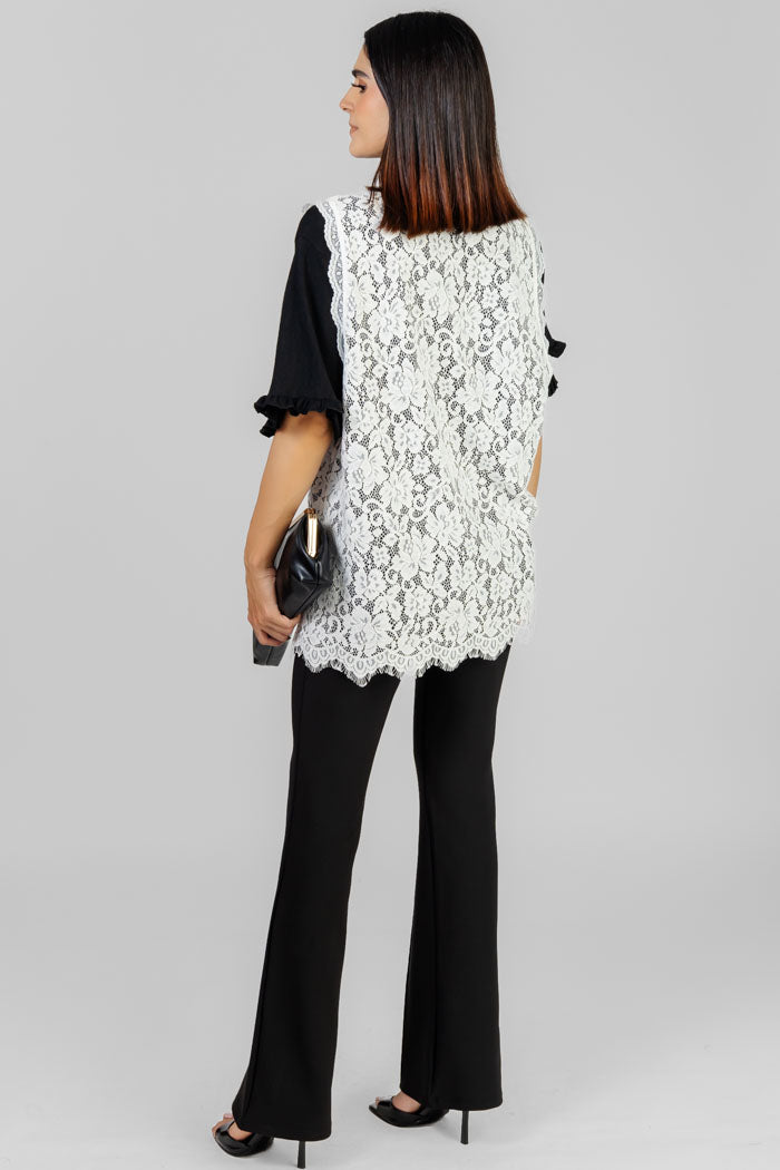 BLUSA NEGRA ENCAJE BLANCO