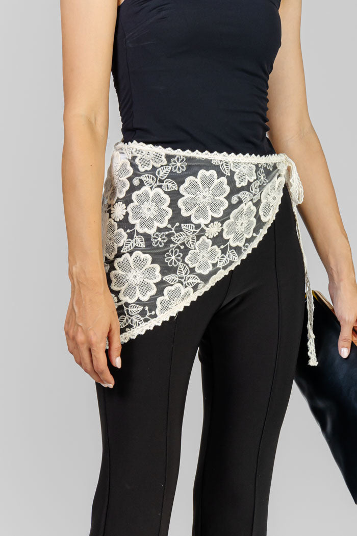 PAÑOLETA ENCAJE FLORAL