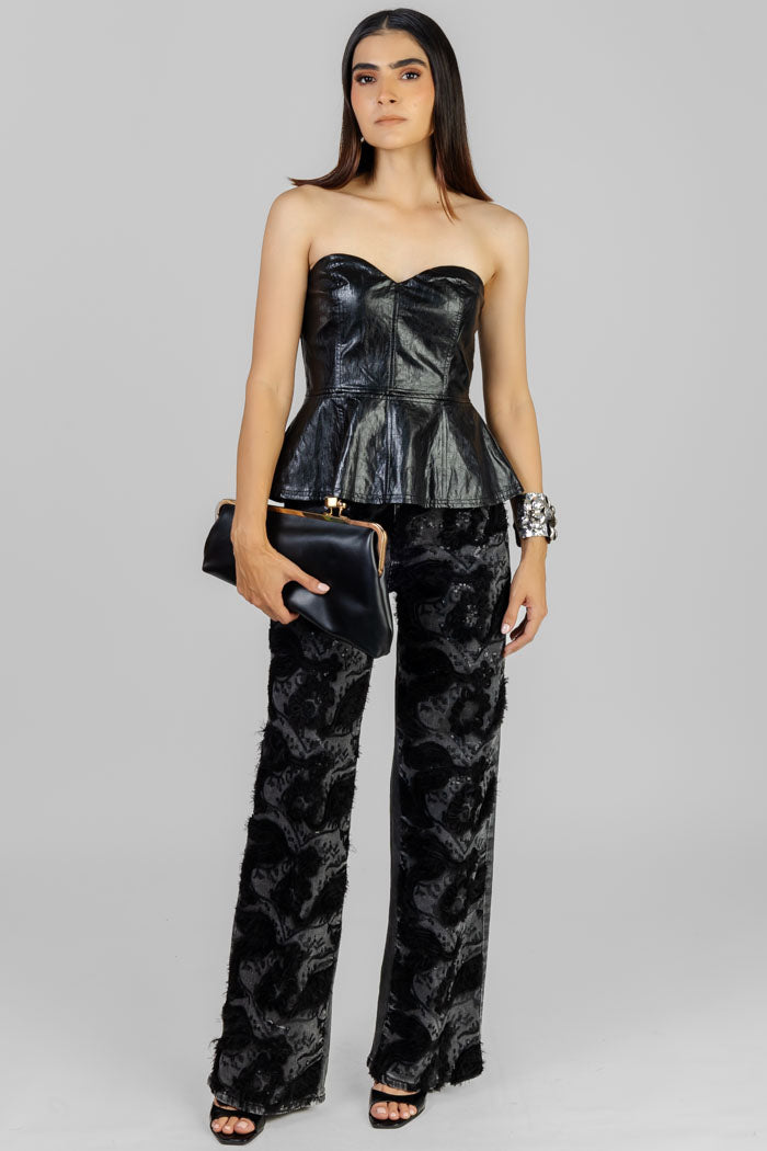 PANTALON CON TEXTURA RELIEVE