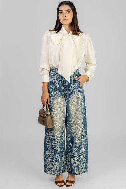 BLUSA CREMA CON LAZO