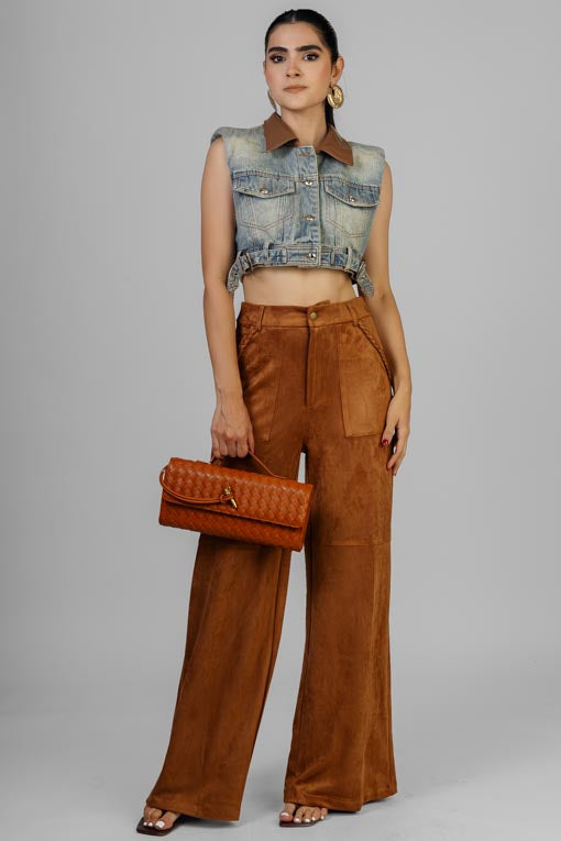 PANTALON CORTE AMPLIO GAMUZA