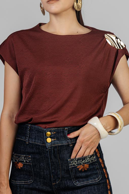BLUSA PLACA DORADA