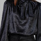 BLUSA SATINADA CON LAZO