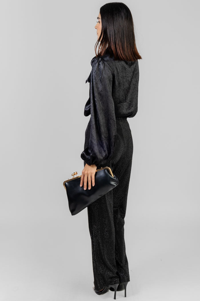 PANTALÓN NEGRO CON BRILLOS